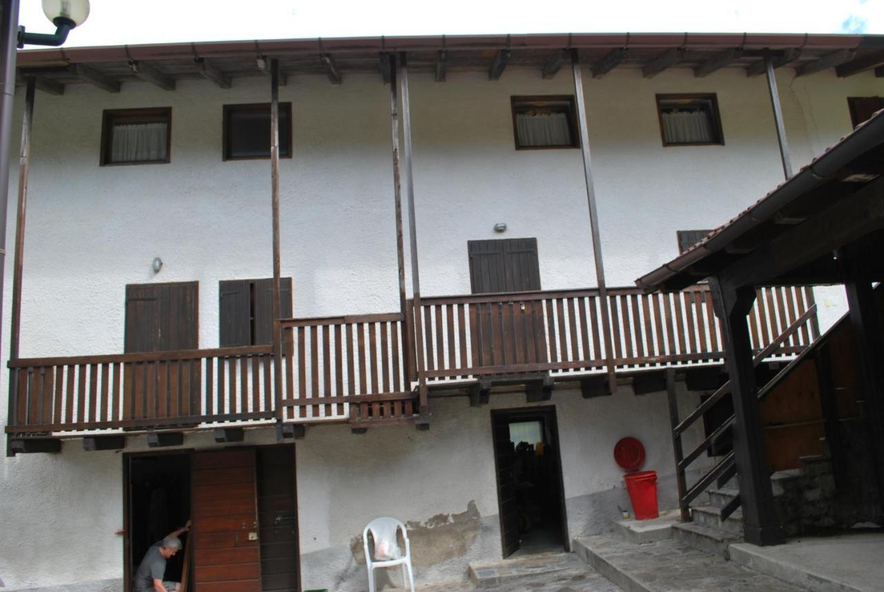 Rifugio Malga Grasia Caprizi ภายนอก รูปภาพ