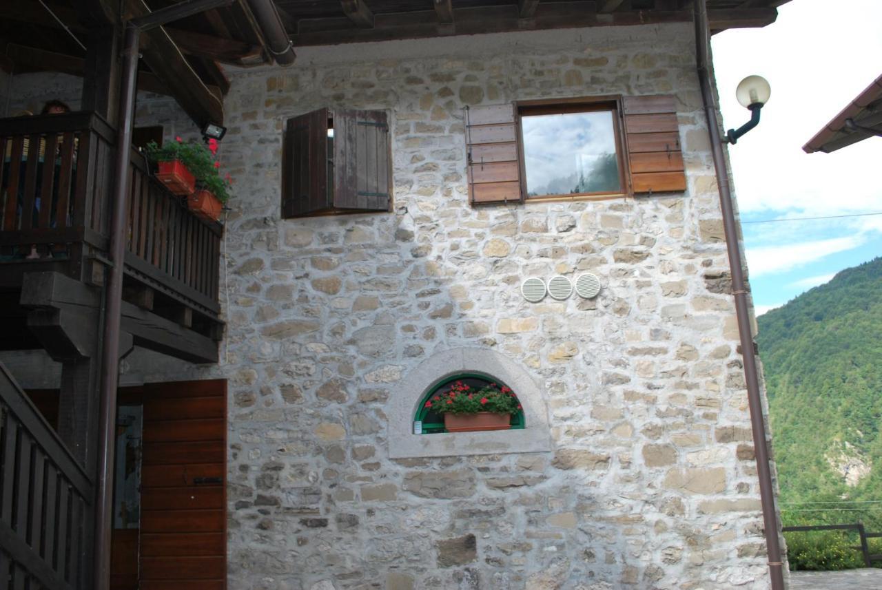 Rifugio Malga Grasia Caprizi ภายนอก รูปภาพ