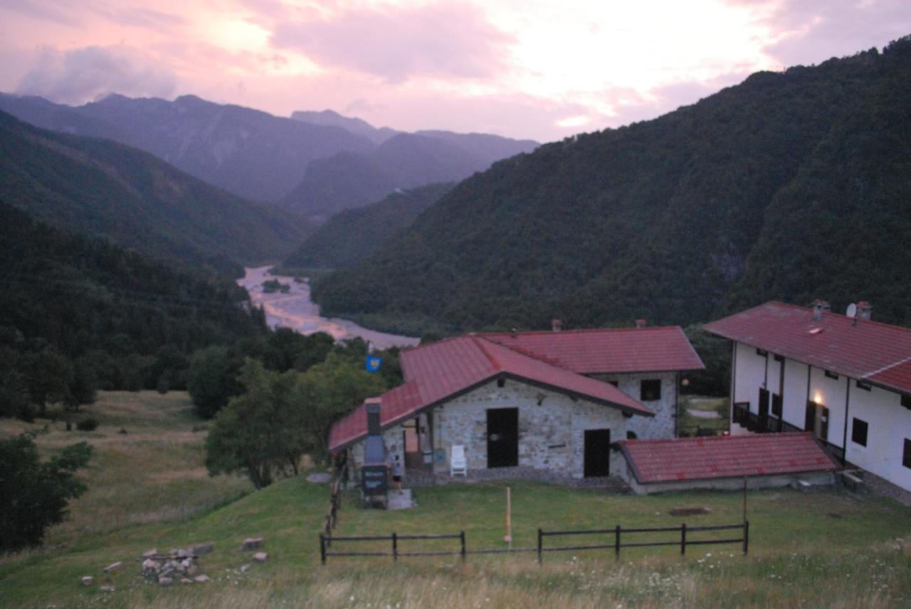 Rifugio Malga Grasia Caprizi ภายนอก รูปภาพ